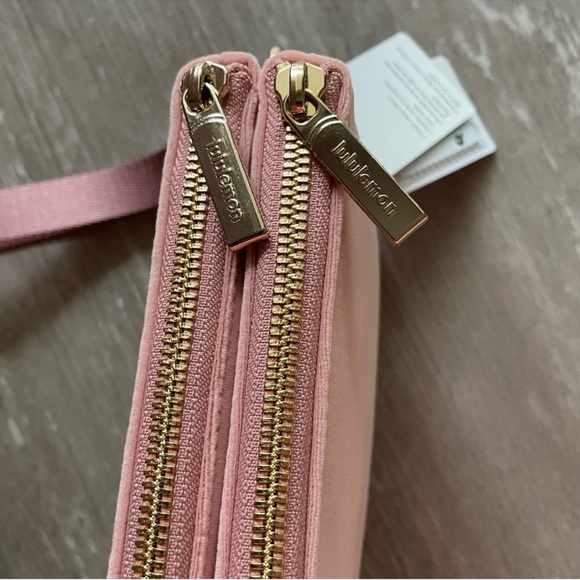 🎉🔥HOST PICK 🔥🎉2/$140❤️ Lululemon Curved Wristlet Velour❤️NWT❤️ - Picture 11 of 11